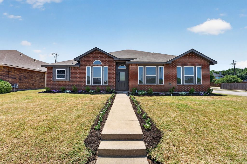 5800 Baker Drive, The Colony, TX 75056