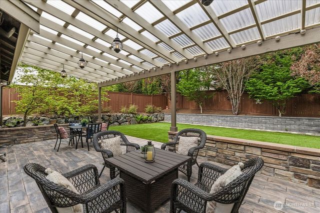 27174 SE 18th Place, Sammamish, WA 98075