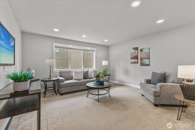27174 SE 18th Place, Sammamish, WA 98075