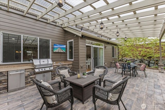 27174 SE 18th Place, Sammamish, WA 98075