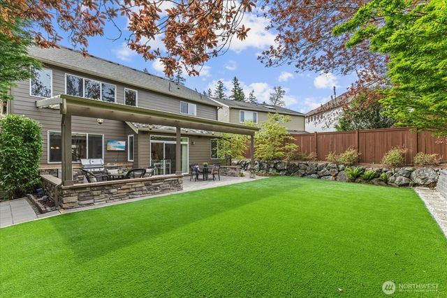 27174 SE 18th Place, Sammamish, WA 98075