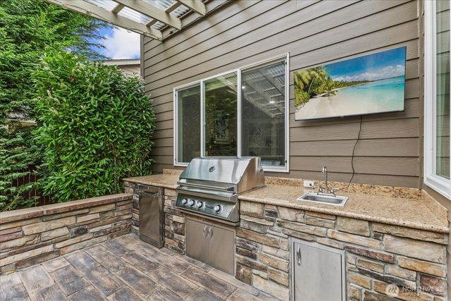 27174 SE 18th Place, Sammamish, WA 98075