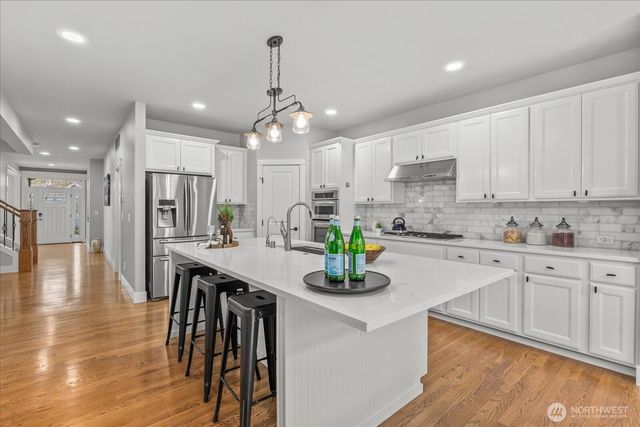 27174 SE 18th Place, Sammamish, WA 98075