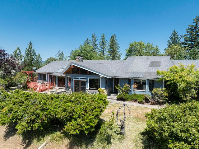 300 Work Lane, Grants Pass, OR 97527