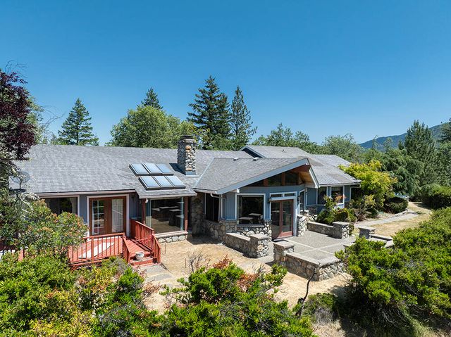 300 Work Lane, Grants Pass, OR 97527