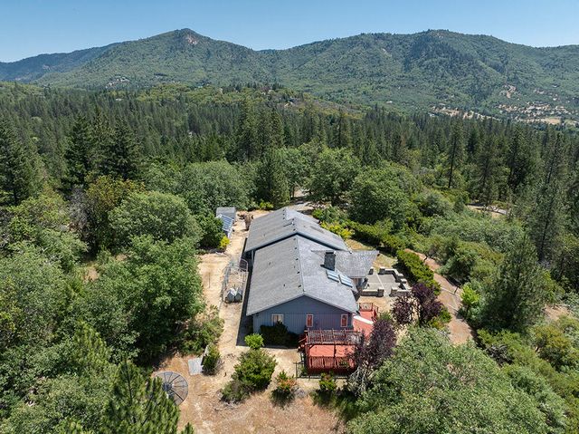 300 Work Lane, Grants Pass, OR 97527