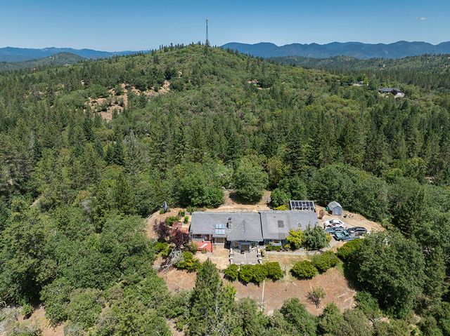 300 Work Lane, Grants Pass, OR 97527