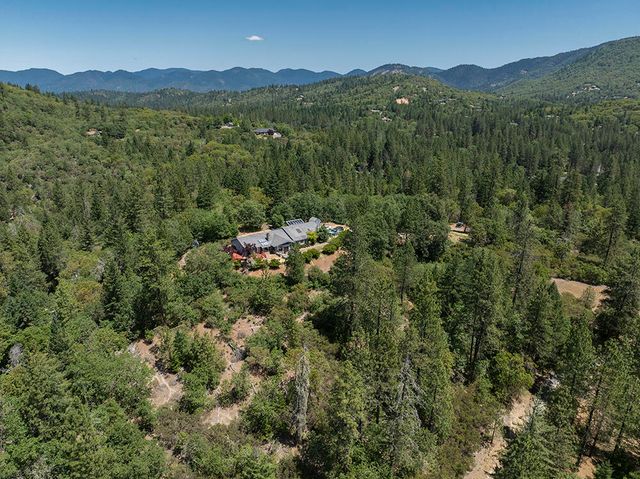 300 Work Lane, Grants Pass, OR 97527