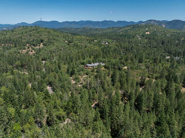 300 Work Lane, Grants Pass, OR 97527