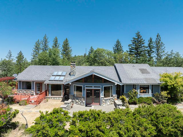 300 Work Lane, Grants Pass, OR 97527