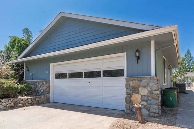 300 Work Lane, Grants Pass, OR 97527