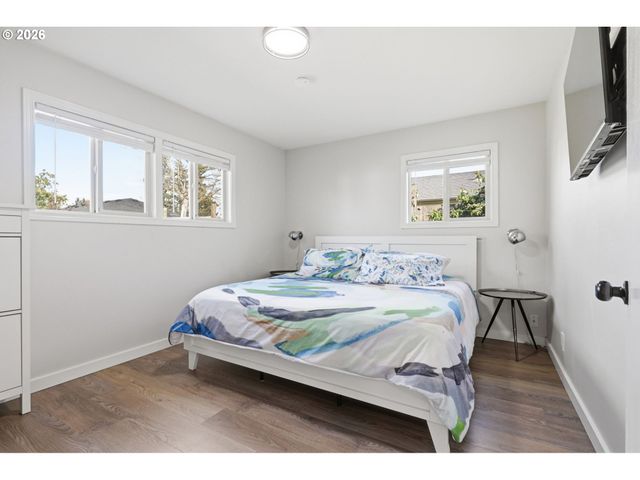 4900 WINTLER Dr, Vancouver, WA 98661