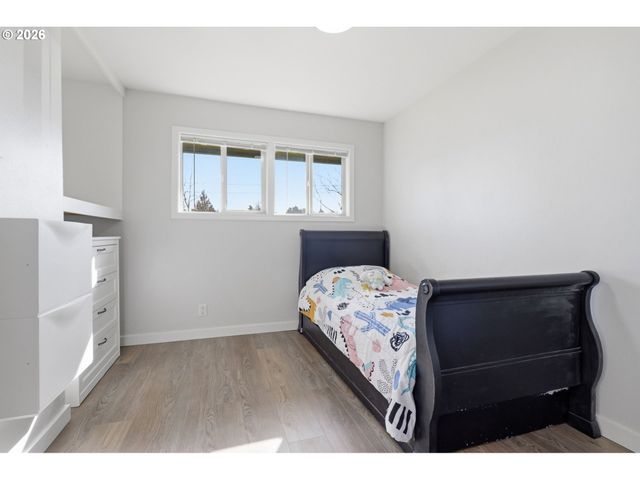 4900 WINTLER Dr, Vancouver, WA 98661