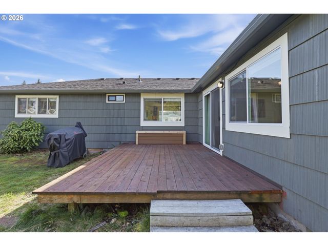 4900 WINTLER Dr, Vancouver, WA 98661