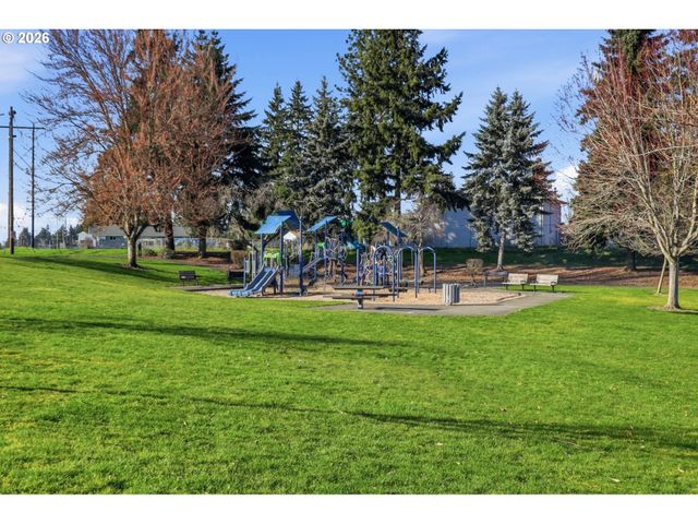 4900 WINTLER Dr, Vancouver, WA 98661