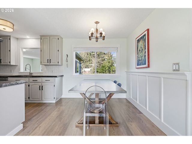 4900 WINTLER Dr, Vancouver, WA 98661