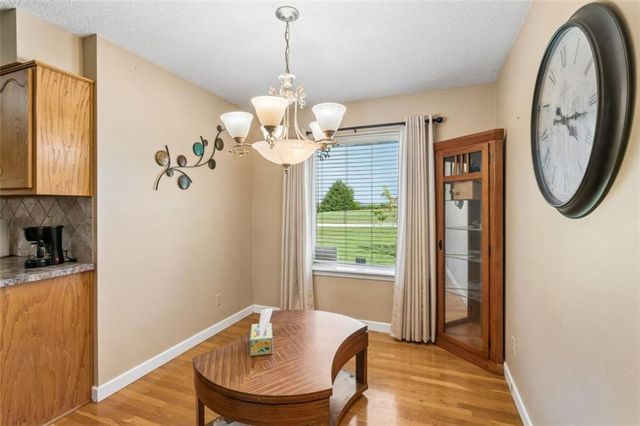 22324 S North Hedgewood Hills Road, Peculiar, MO 64078