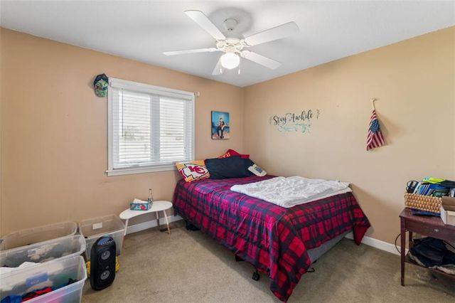 22324 S North Hedgewood Hills Road, Peculiar, MO 64078