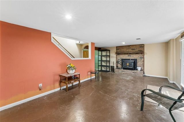 22324 S North Hedgewood Hills Road, Peculiar, MO 64078