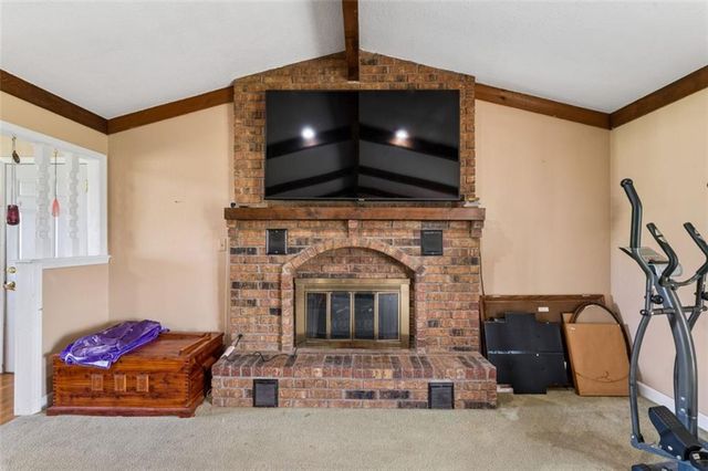 22324 S North Hedgewood Hills Road, Peculiar, MO 64078