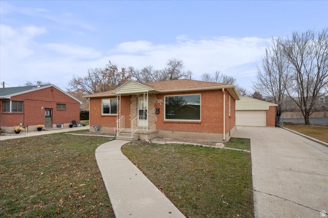 221 W OLYMPUS CIR, Midvale, UT 84047