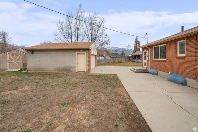 221 W OLYMPUS CIR, Midvale, UT 84047