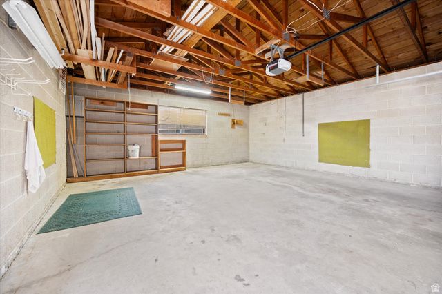 221 W OLYMPUS CIR, Midvale, UT 84047