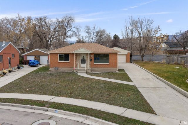 221 W OLYMPUS CIR, Midvale, UT 84047