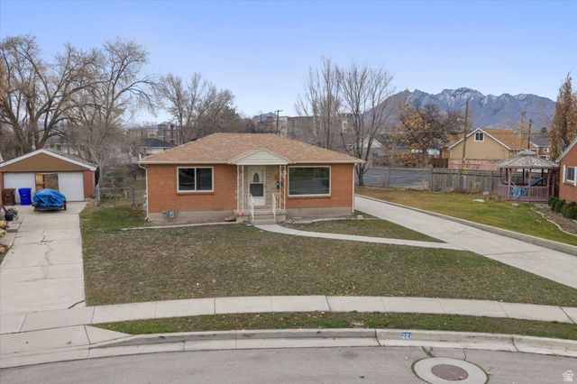 221 W OLYMPUS CIR, Midvale, UT 84047