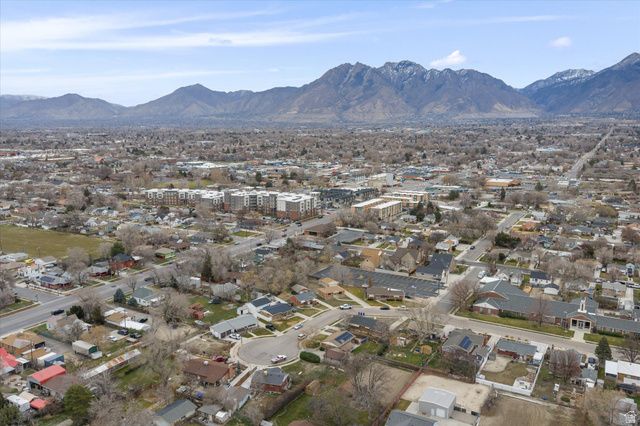 221 W OLYMPUS CIR, Midvale, UT 84047