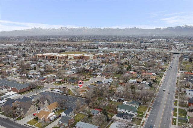 221 W OLYMPUS CIR, Midvale, UT 84047