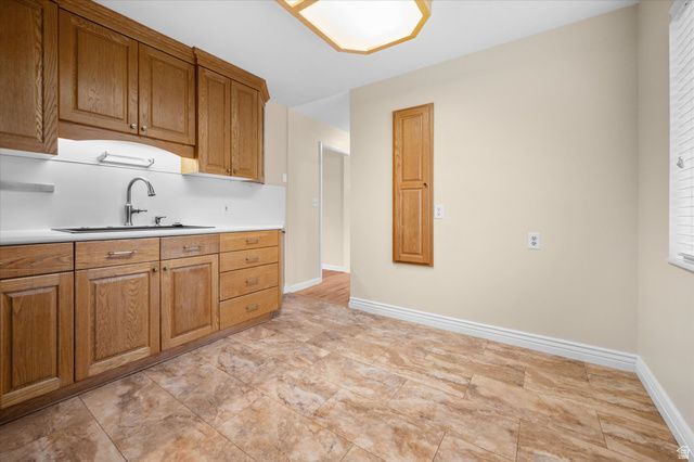 221 W OLYMPUS CIR, Midvale, UT 84047