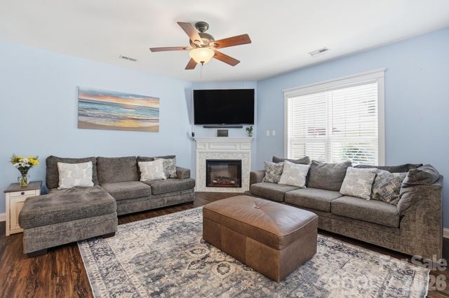 13747 Carleen Way Drive, Charlotte, NC 28213