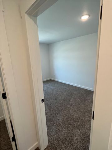 921 Ventnor Avenue, Centerton, AR 72719