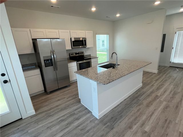 921 Ventnor Avenue, Centerton, AR 72719