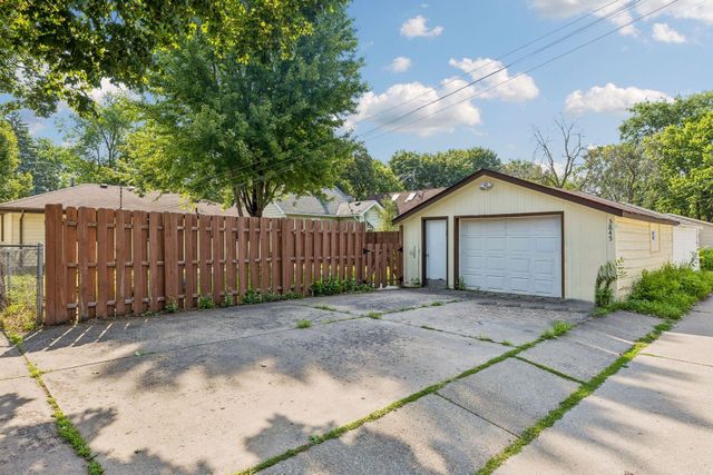 3845 Vera Cruz Avenue N, Robbinsdale, MN 55422