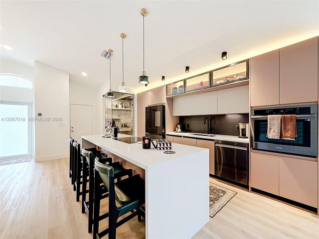16523 Sapphire Street, Weston, FL 33331