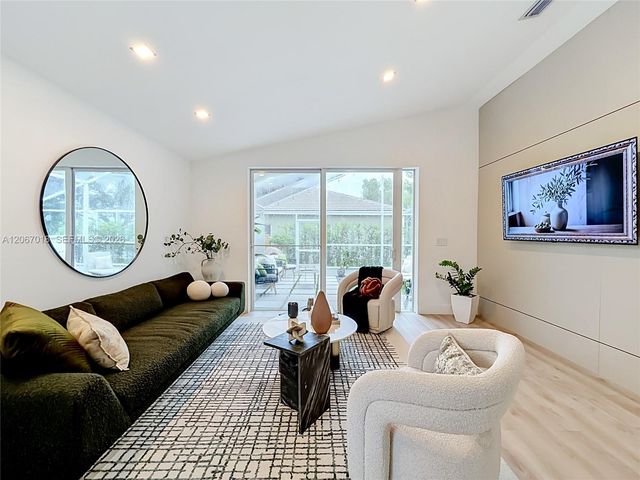 16523 Sapphire Street, Weston, FL 33331
