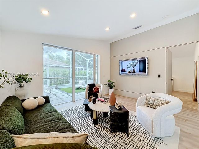 16523 Sapphire Street, Weston, FL 33331