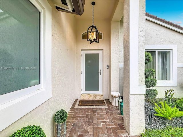 16523 Sapphire Street, Weston, FL 33331
