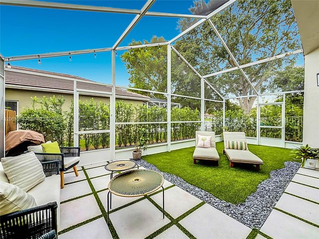 16523 Sapphire Street, Weston, FL 33331