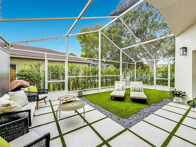 16523 Sapphire Street, Weston, FL 33331
