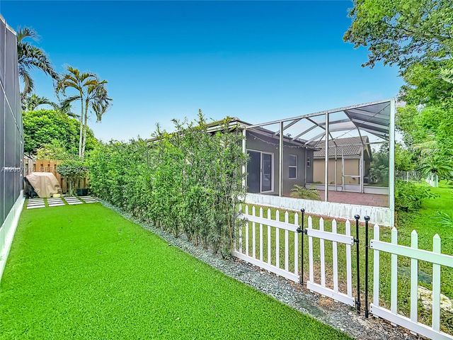 16523 Sapphire Street, Weston, FL 33331