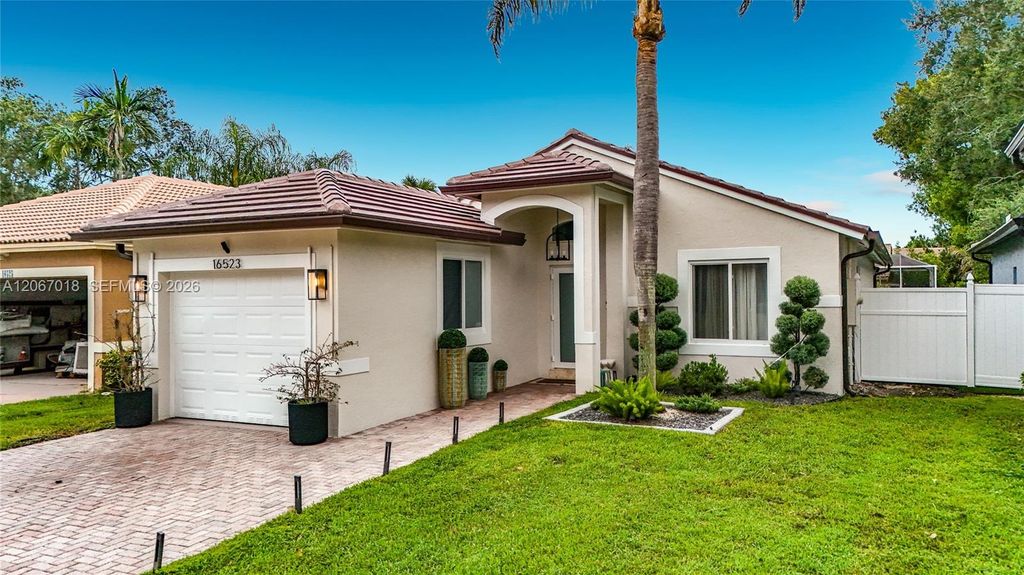 16523 Sapphire Street, Weston, FL 33331