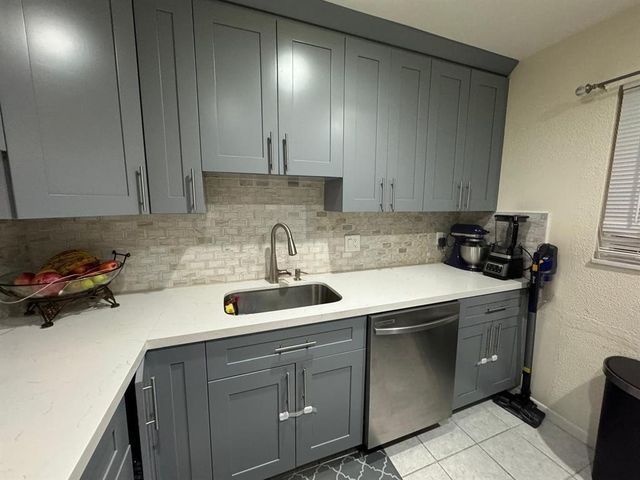 2960 Riverside Drive 312-2, Coral Springs, FL 33065