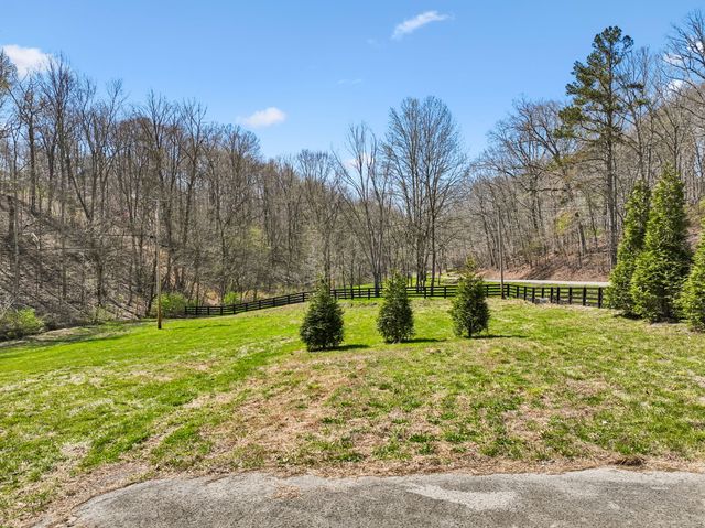 3819 Bear Creek Rd, Thompsons Station, TN 37179