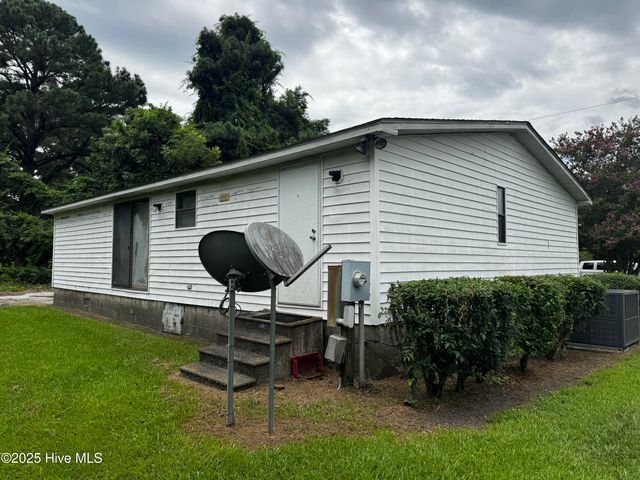 307 S Front Street, Warsaw, NC 28398