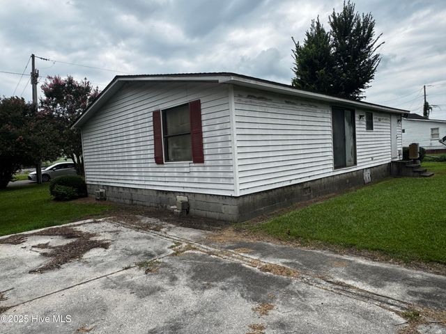 307 S Front Street, Warsaw, NC 28398