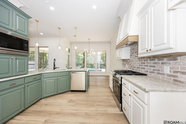 13348 Williamsburg Ave, Walker, LA 70785