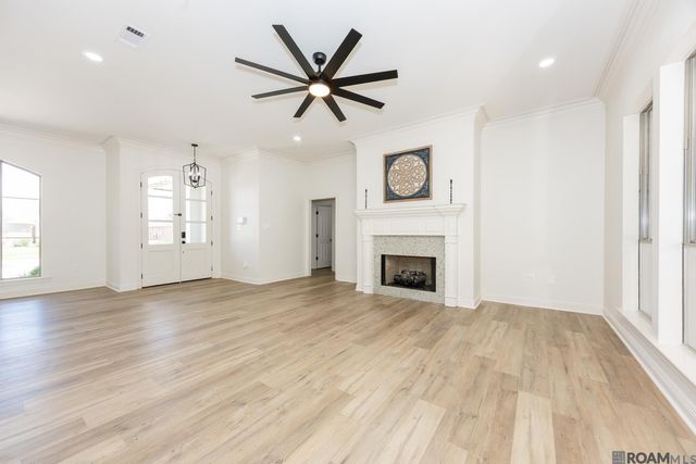 13348 Williamsburg Ave, Walker, LA 70785